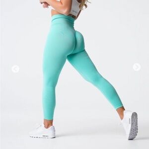 NVGTN Size Small Mint NV Seamless Leggings